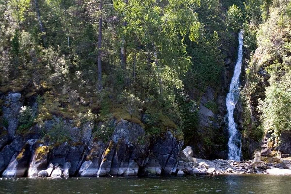 Телецкое озеро "По 5 водопадам с посещением поселка Яйлю", экскурсия