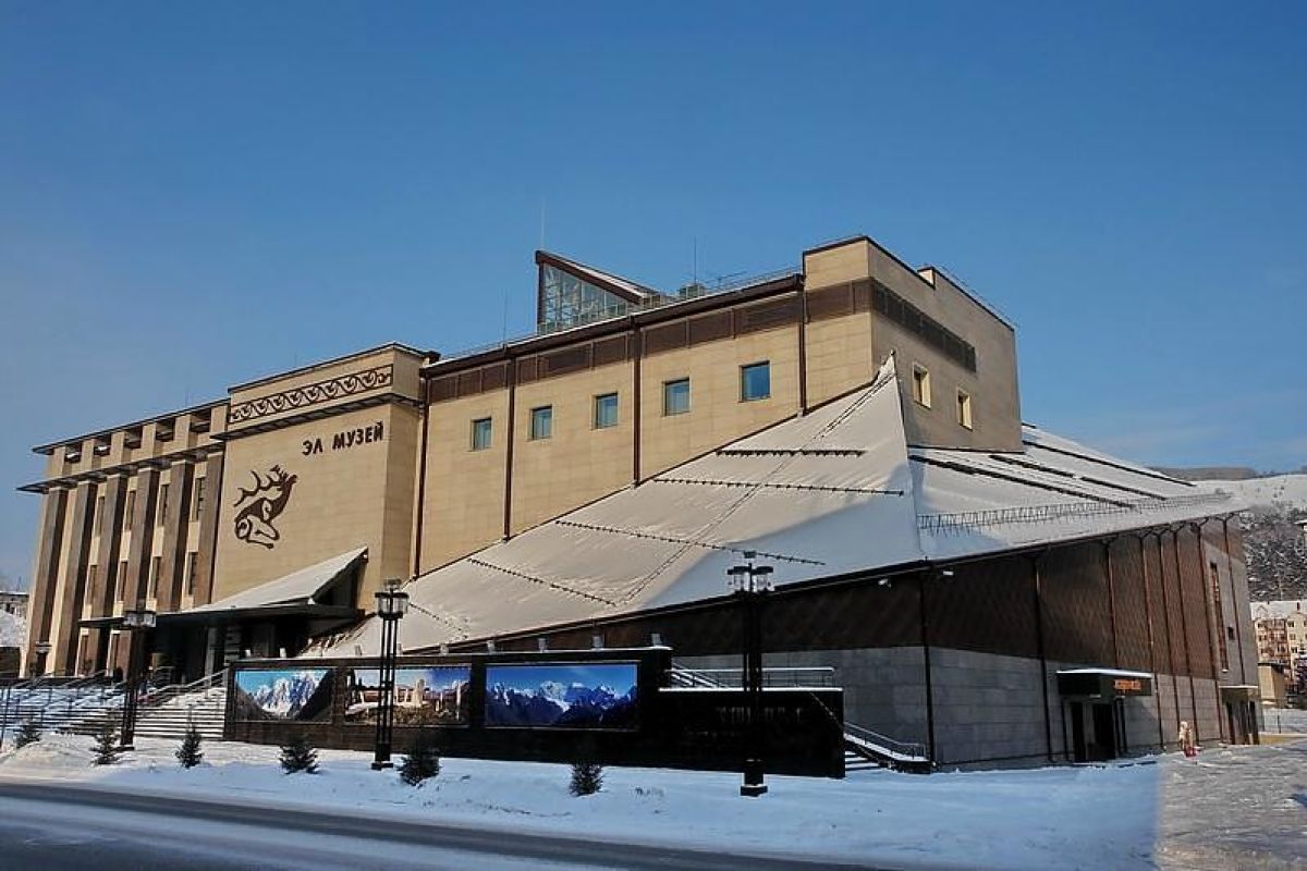 Дегустация национальных алтайских блюд в этнокафе с каем + обзорная экскурсия  по Горно-Алтайску с посещением Национального музея им. А.В. Анохина, экскурсия